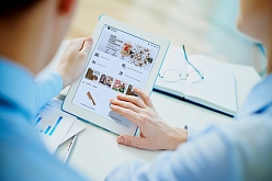 Домен .ru и год хостинга в подарок